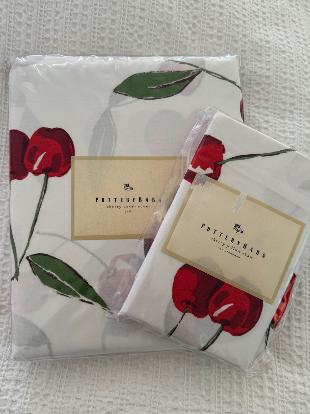 POTTERY BARN 🍒 Cherry 🍒 Twin Duvet Cover & Standard Pillow Sham Set